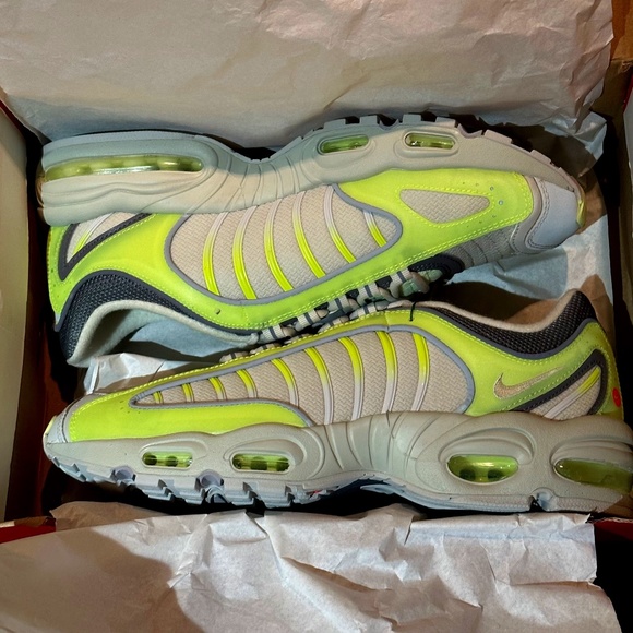 Nike Air Max Tailwind IV 4 Men's Size 11.5 US New w Box CJ0784 700 - Picture 1 of 9